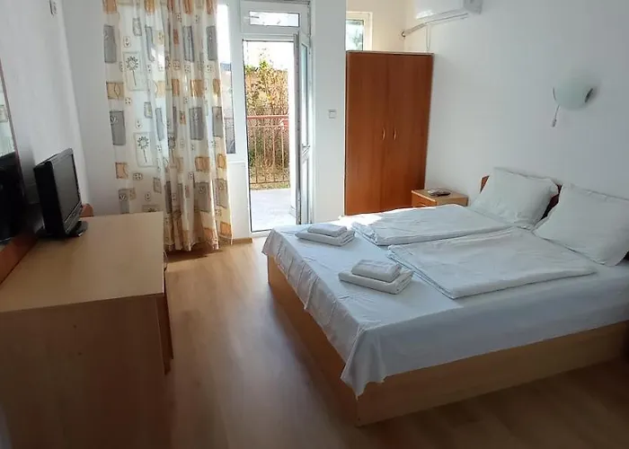 Guest house милев 3*